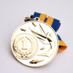 Медаль МА5011 Золото с лентой D50мм и жетоном D25.