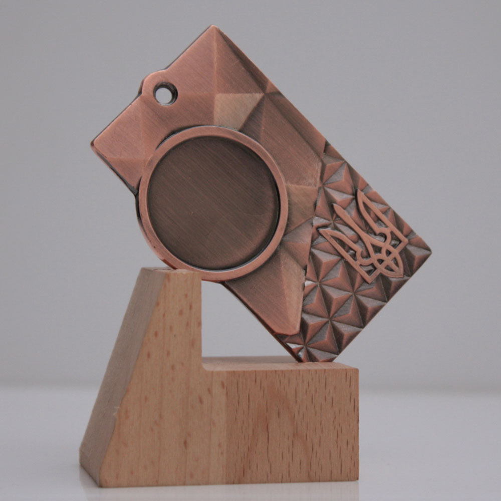 Медаль МА088 Bronza прямокутна з гербом України місце під Жетон D25мм (65*40мм)