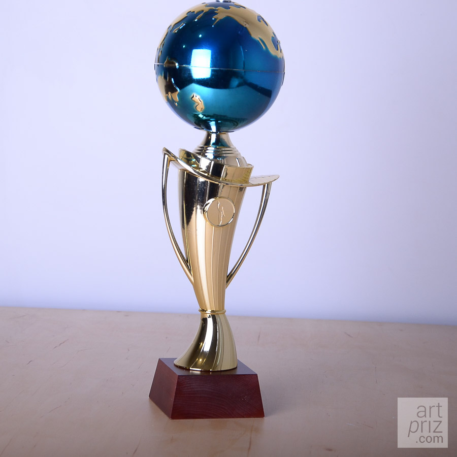 Кубок К1801В з глобусом для змагань місцем під жетон D25мм h38см
