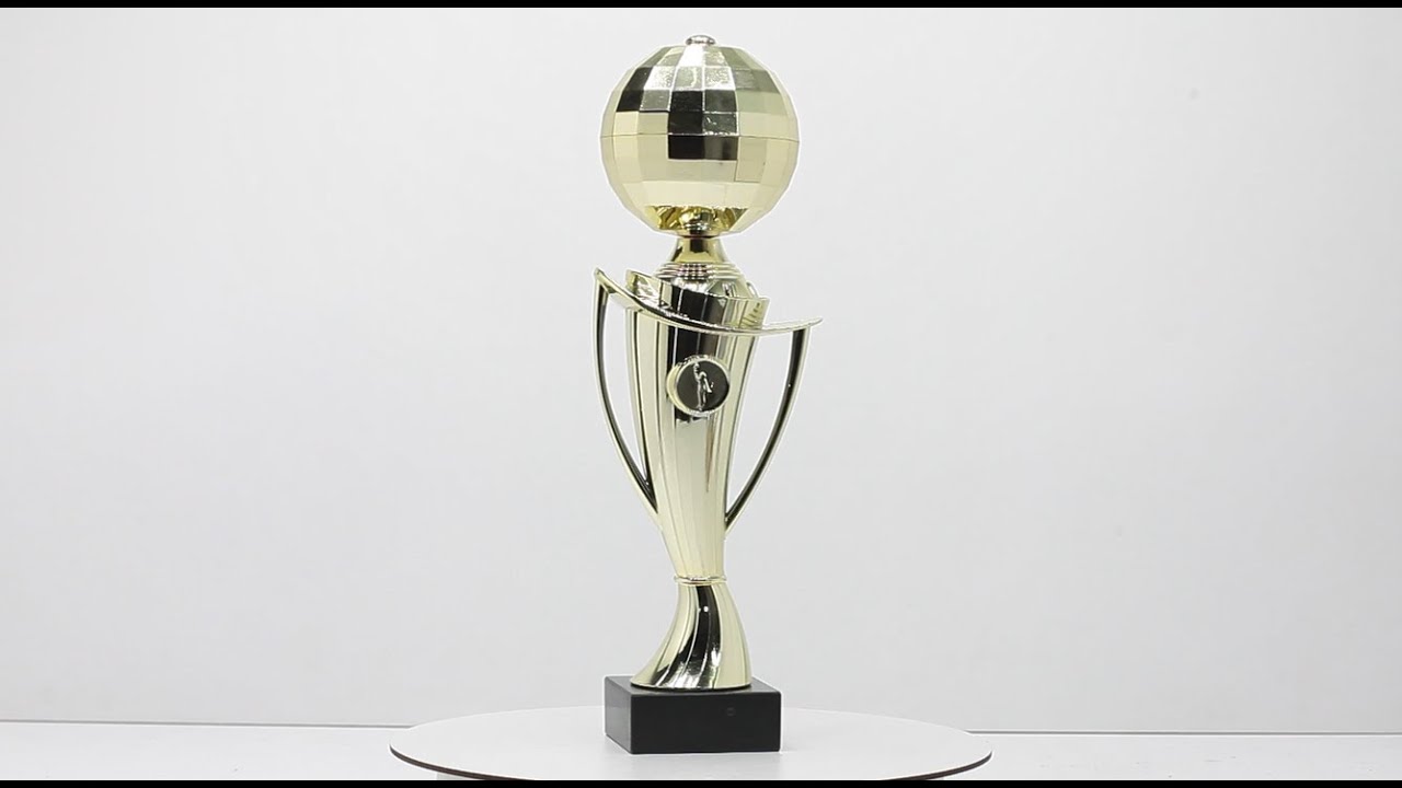 Кубок пластиковий з кулею 5079А h36см