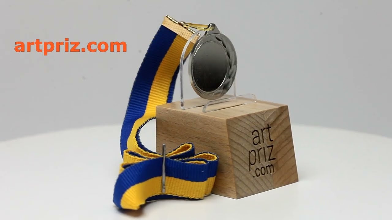 Медаль МА1135 Срібло зі стрічкою D35мм місце під жетон Д25мм