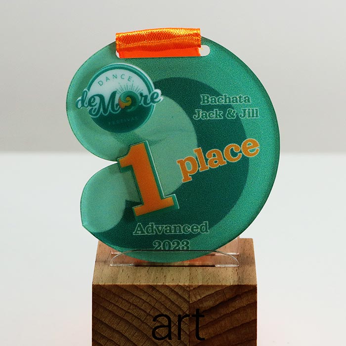 Медаль акрилова для Фестивалю De More 70x67мм АРТПРИЗ 2818M3