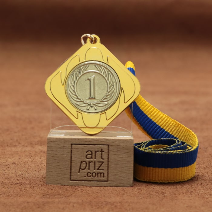 Медаль МА1549 Золото зі стрічкою D45мм та жетоном D25