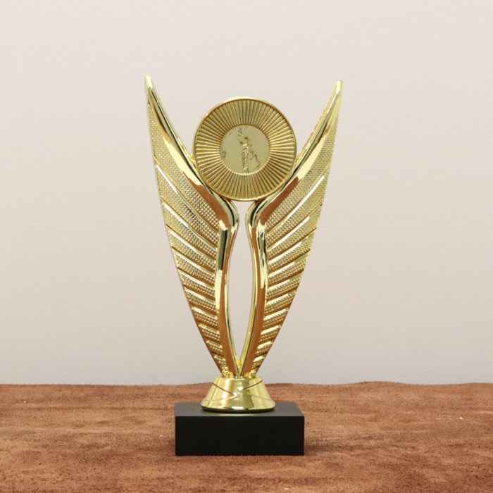 Статуетка Перемога універсальна нагорода, тримач, верхівка кубка h19 см місце під жетон 50мм 25P19