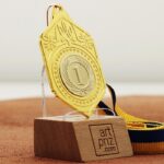 Медаль МА095 Золото с лентой прямоугольная с гербом Украины Жетон D25мм (65*40мм)