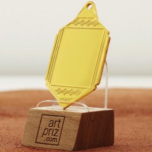 Медаль МА095 Золото прямокутна з гербом України місце під Жетон D25мм (65*40мм)