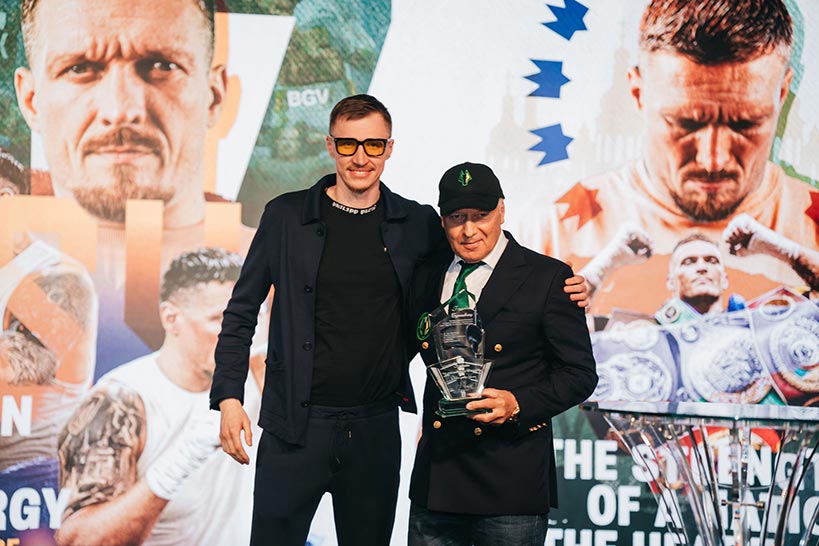 Усик награди